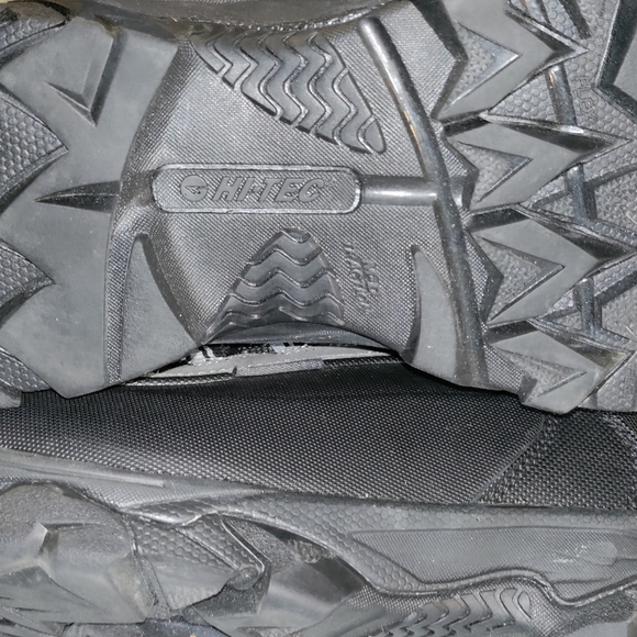 Hi-Tec Insulated Boots - Picture 7 of 9